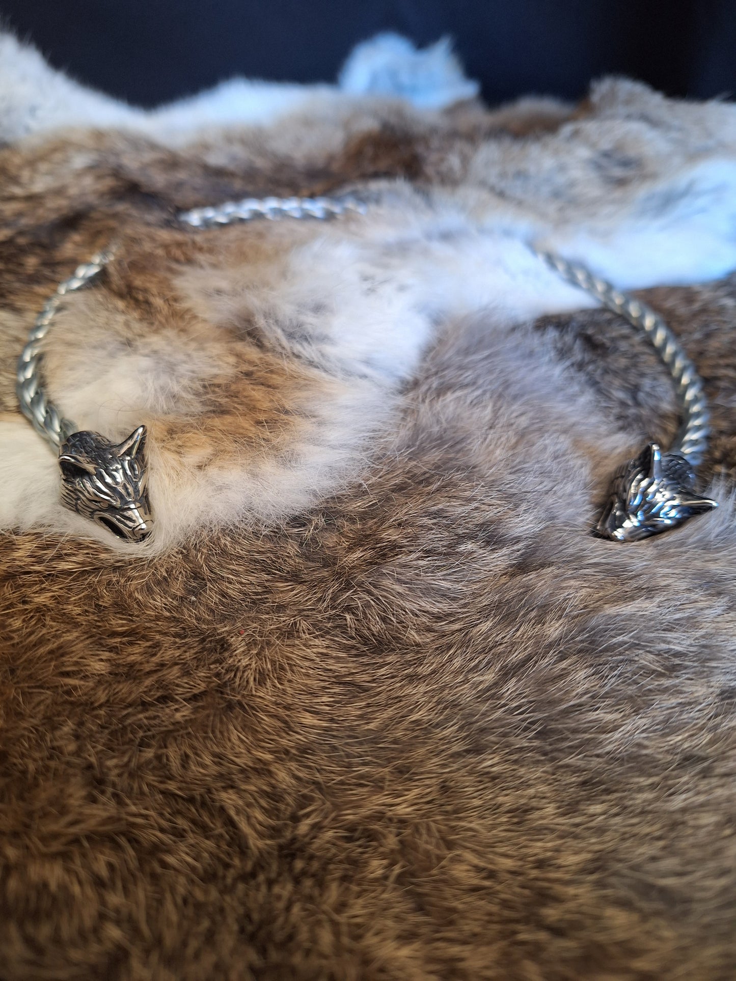 Wolf head neck torc