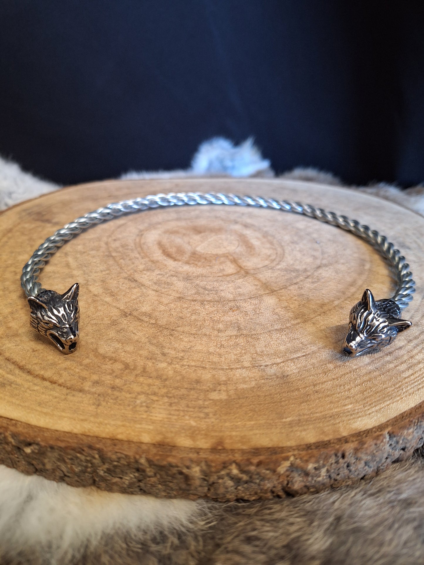 Wolf head neck torc