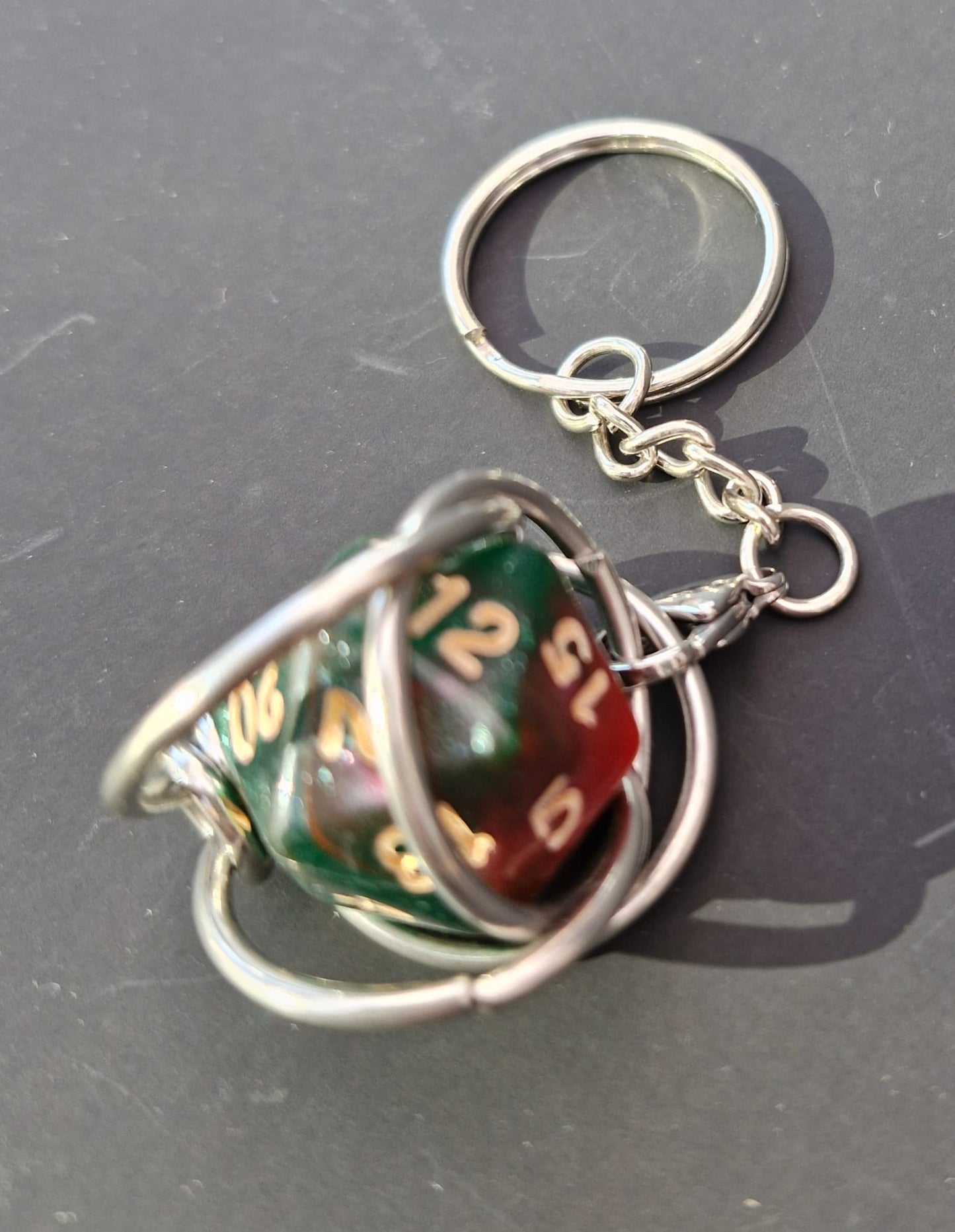 Caged D20 Keyring, red and Green