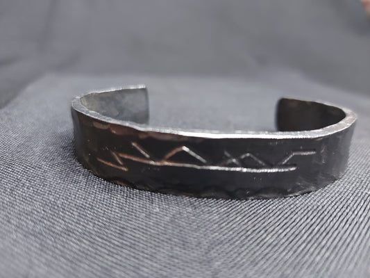 Personalised Hammered effect Armring