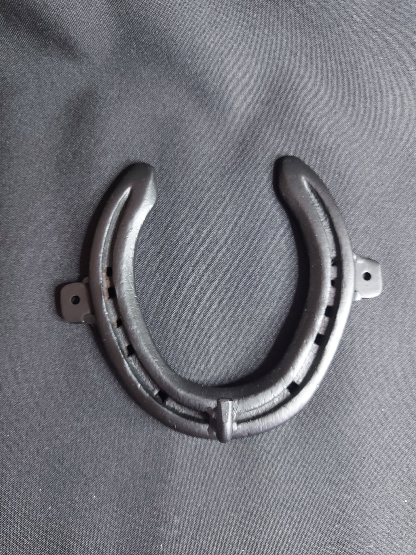 Horseshoe single coat hook