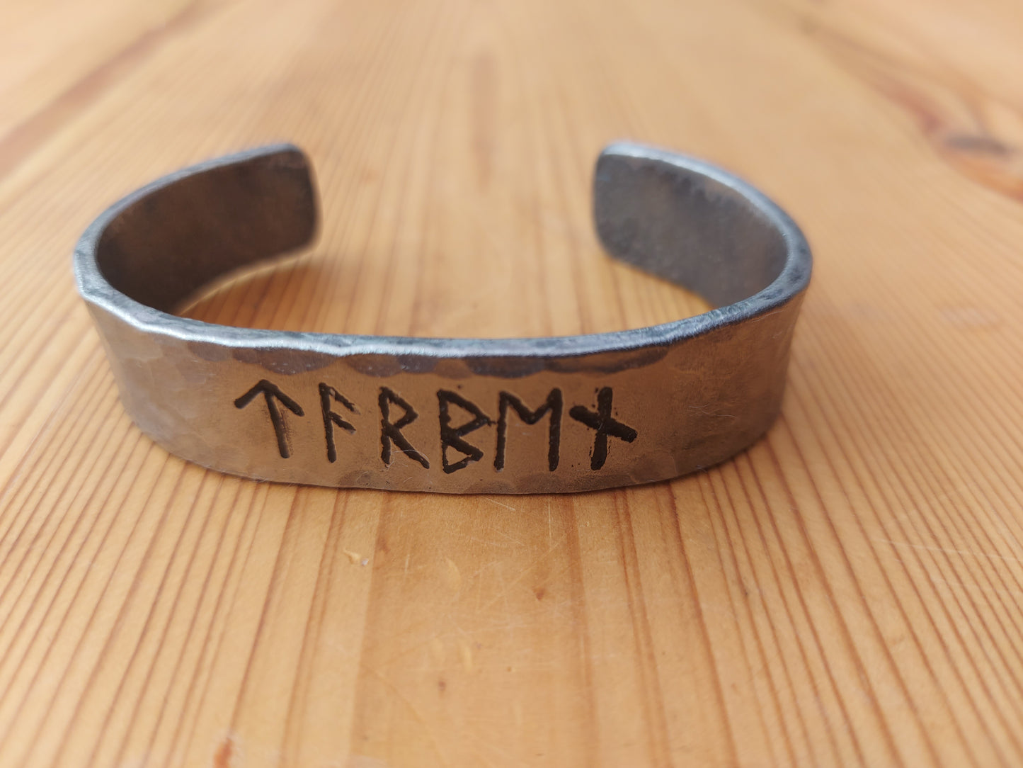 Personalised Hammered effect Armring