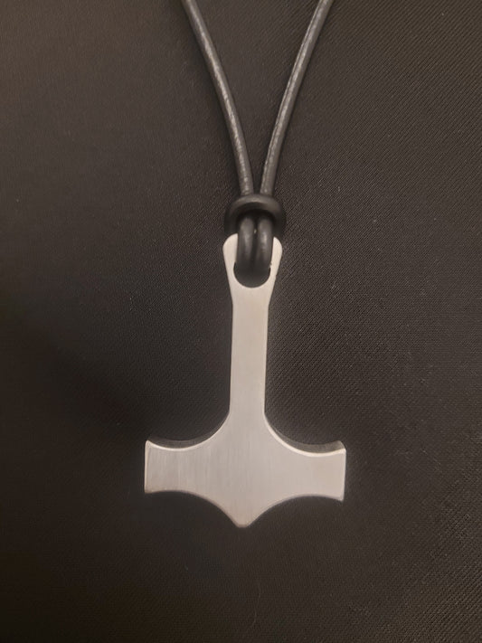 Asgard Mjolnir Pendant